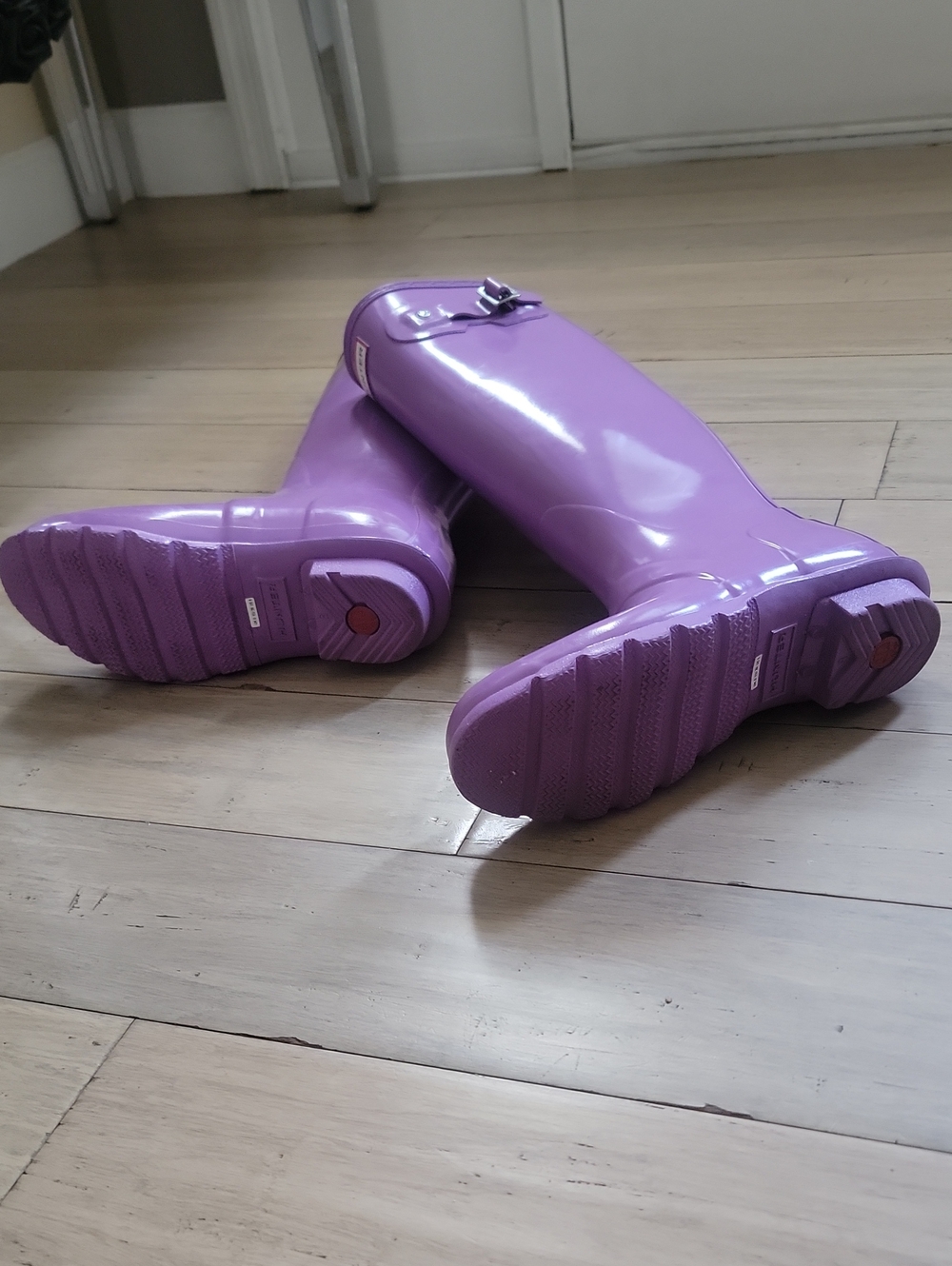 Hunter Bright Purple Glossy High Boots. Size 8. Like New! - Picture 2 of 11